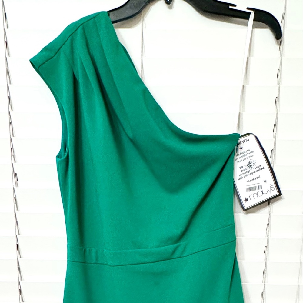 Beautiful green dress-size 6